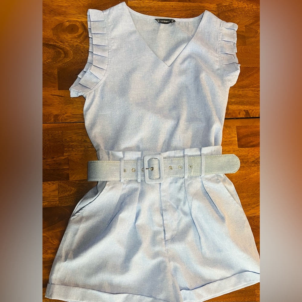Adorable 2 piece outfit